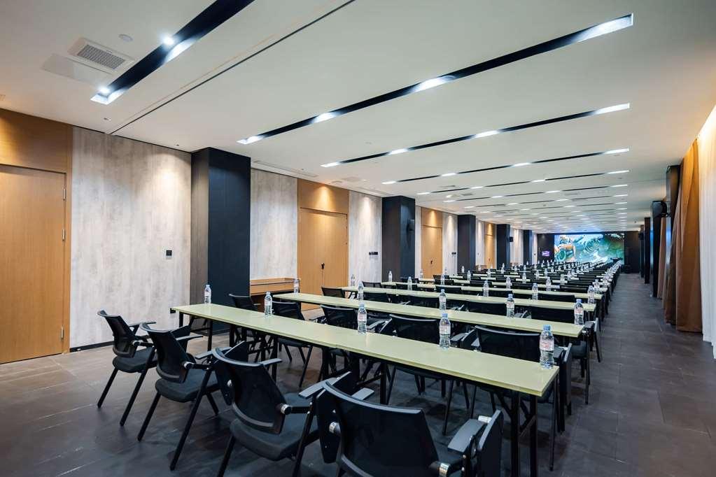 Ramada By Wyndham Wuhan Hankou Konforlar fotoğraf